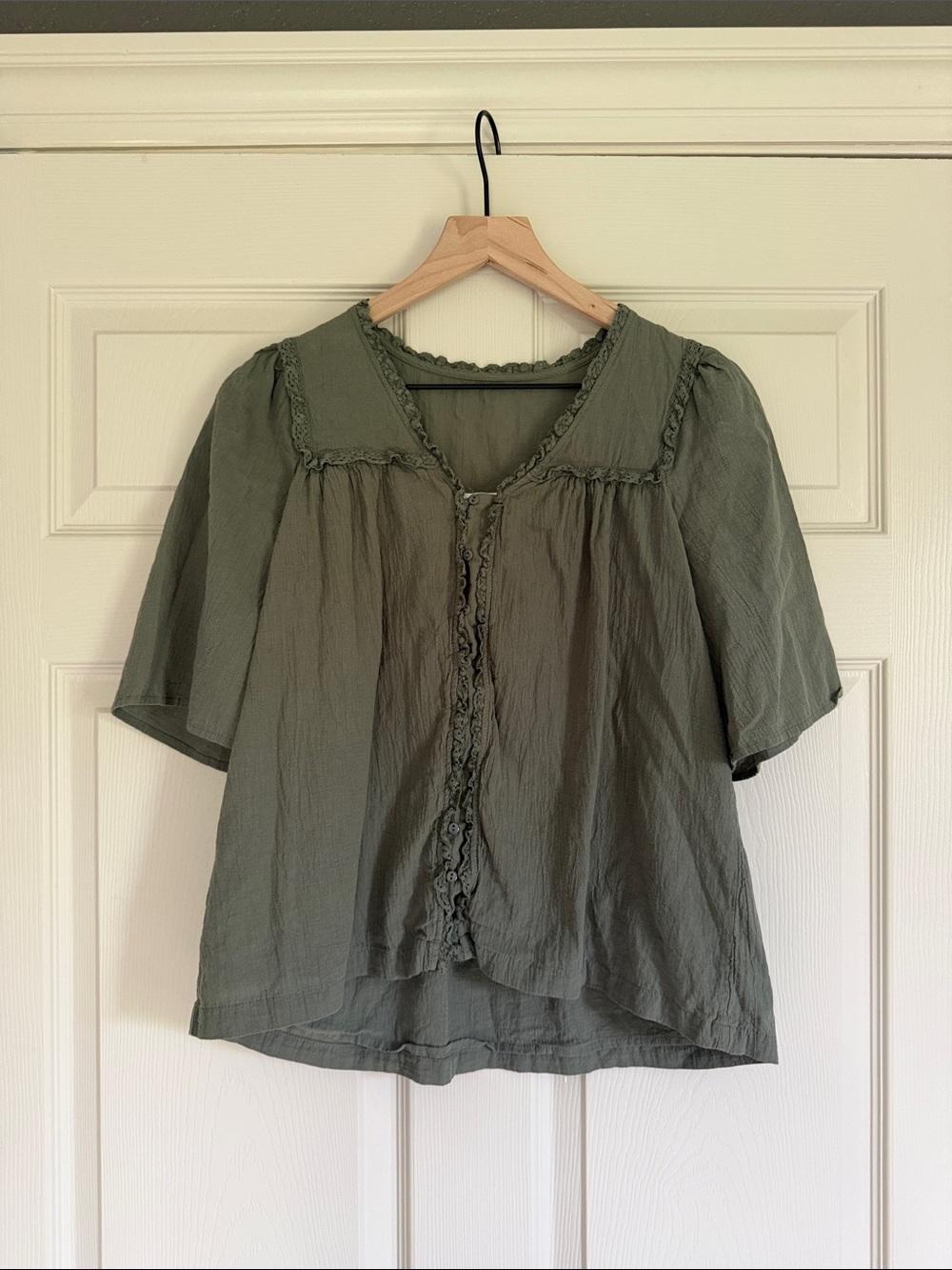 Neuflora Ruffle-Trim Women's Top